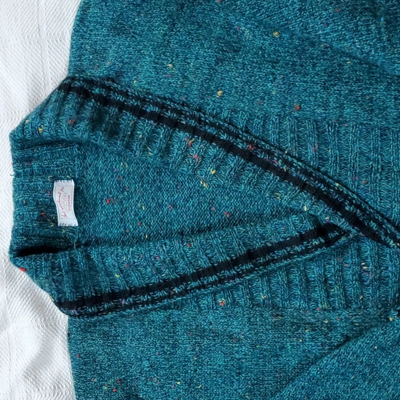 Hand knit rich green men's cardigan sweater - Picture 5 of 7